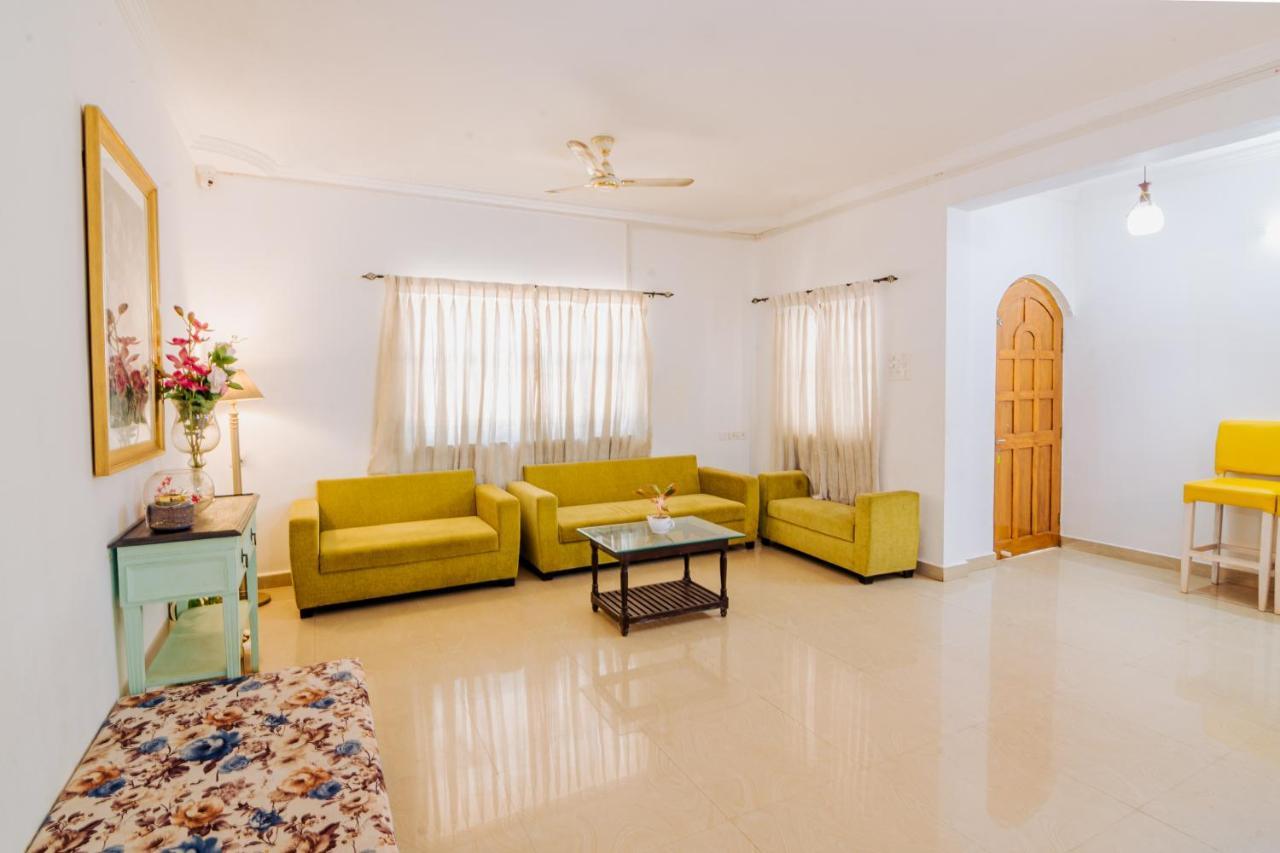 White House In Goa, Truly Amazing Experience Bed & Breakfast Saligao Eksteriør bilde