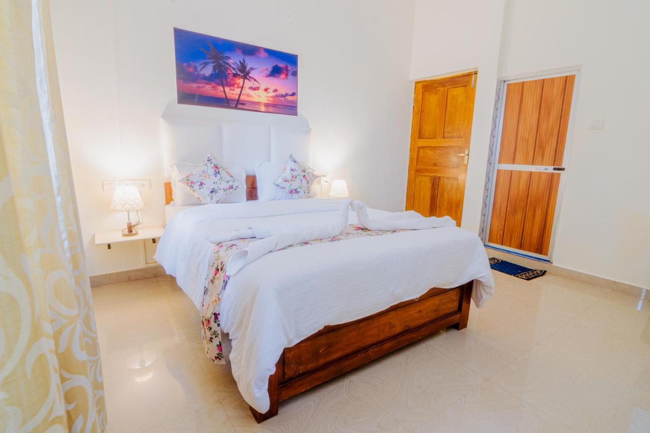 White House In Goa, Truly Amazing Experience Bed & Breakfast Saligao Eksteriør bilde