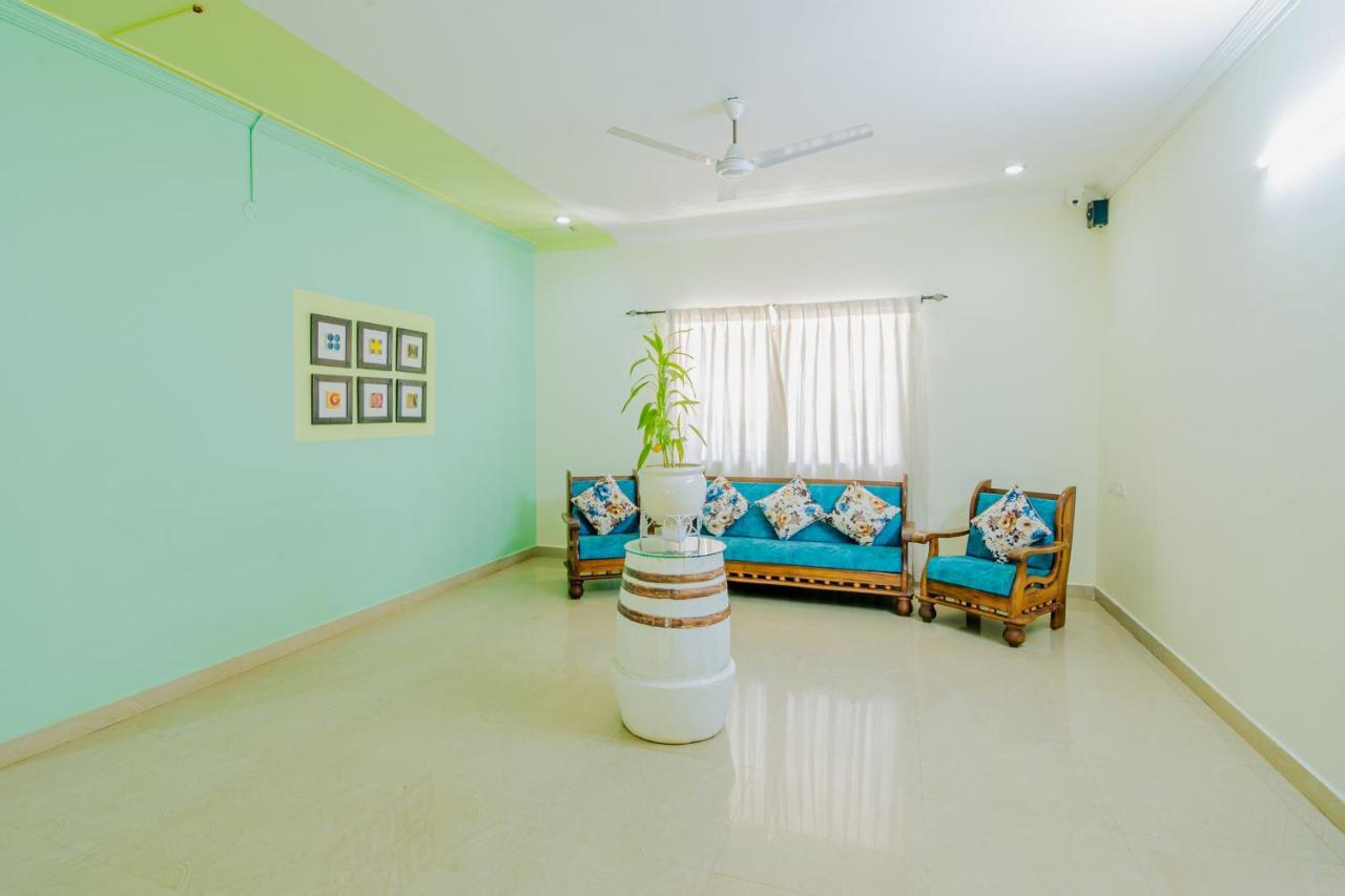 White House In Goa, Truly Amazing Experience Bed & Breakfast Saligao Eksteriør bilde